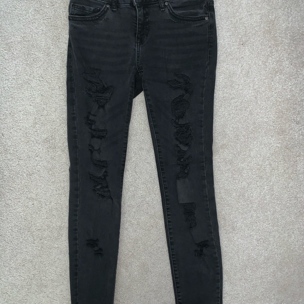 FOREVER 21 Ripped Skinny Jeans